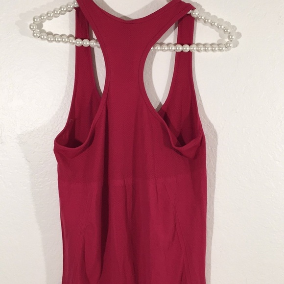 Fabletics Oula Seamless Tank Medium Cranberry - Picture 4 of 6